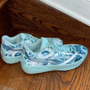 Puma Stewie 2 - Women’s Size 10